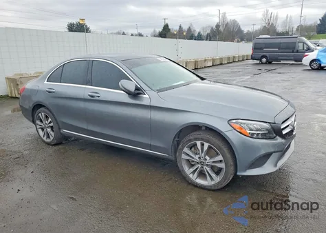 2021 Mercedes-Benz C 300 4Matic z USA, uszkodzony, nr VIN W1KWF8EB4MR649177